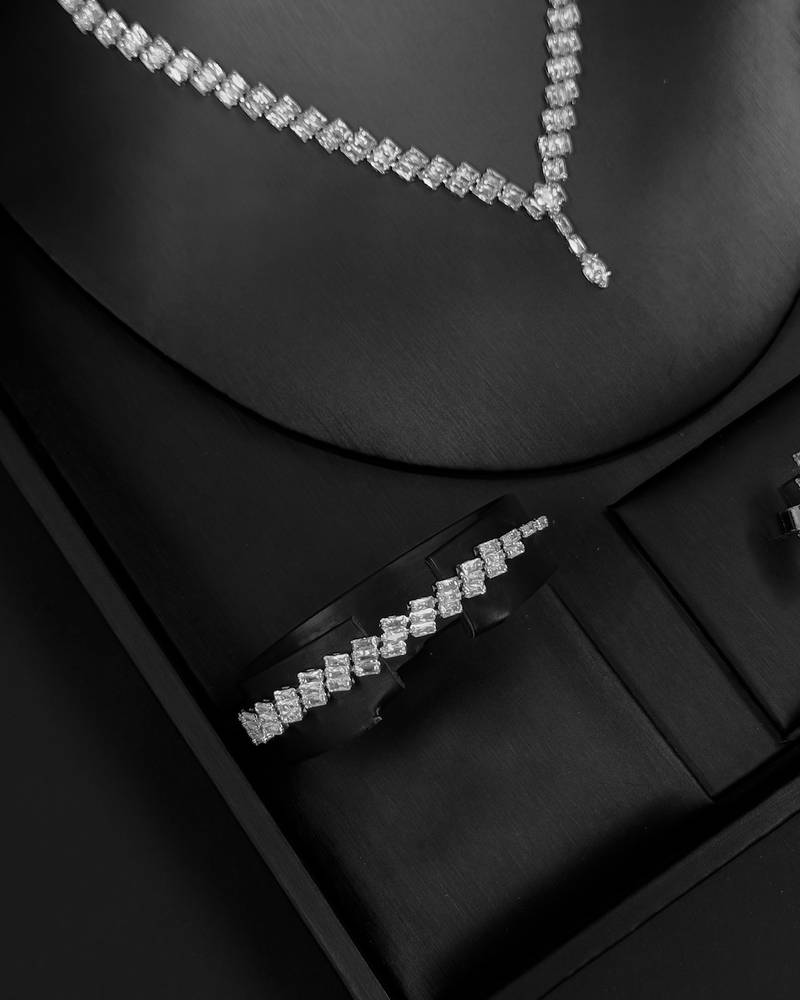 Luxury accessory set with a modern geometric design