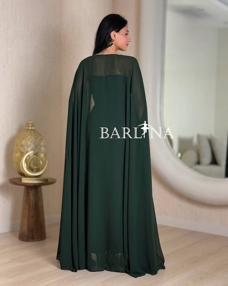 Elegant two-piece jalabiya with luxurious embroidery