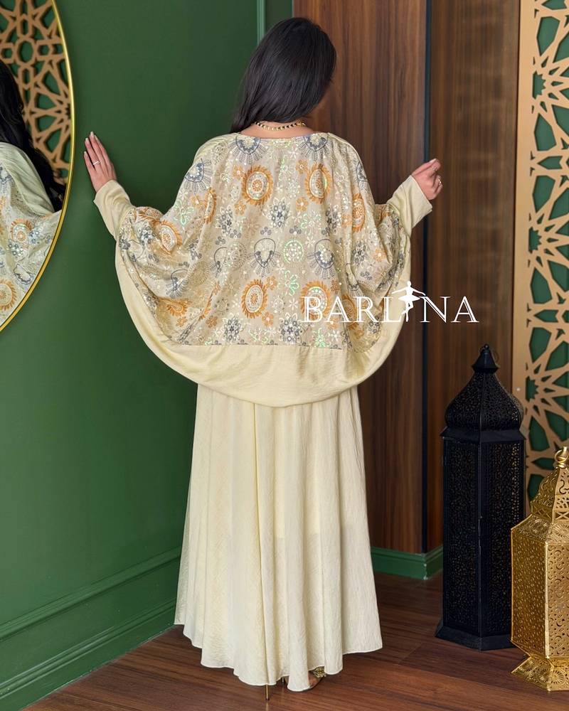 Luxurious ivory-colored jalabiya with a separate piece