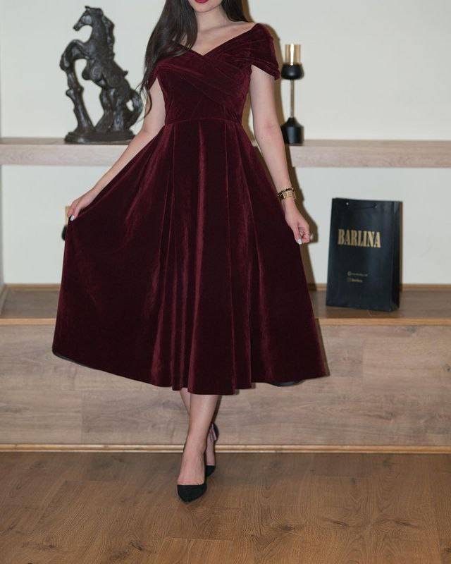 oudi velvet midi dress