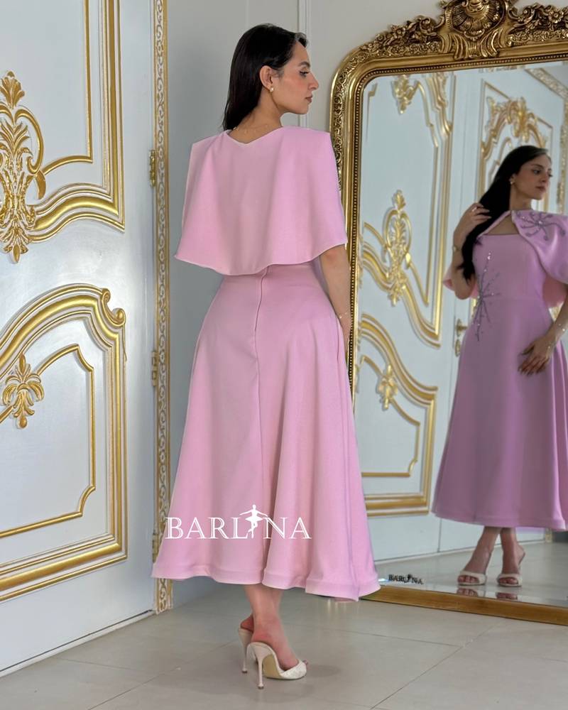 Soft dress with elegant side embroidery
