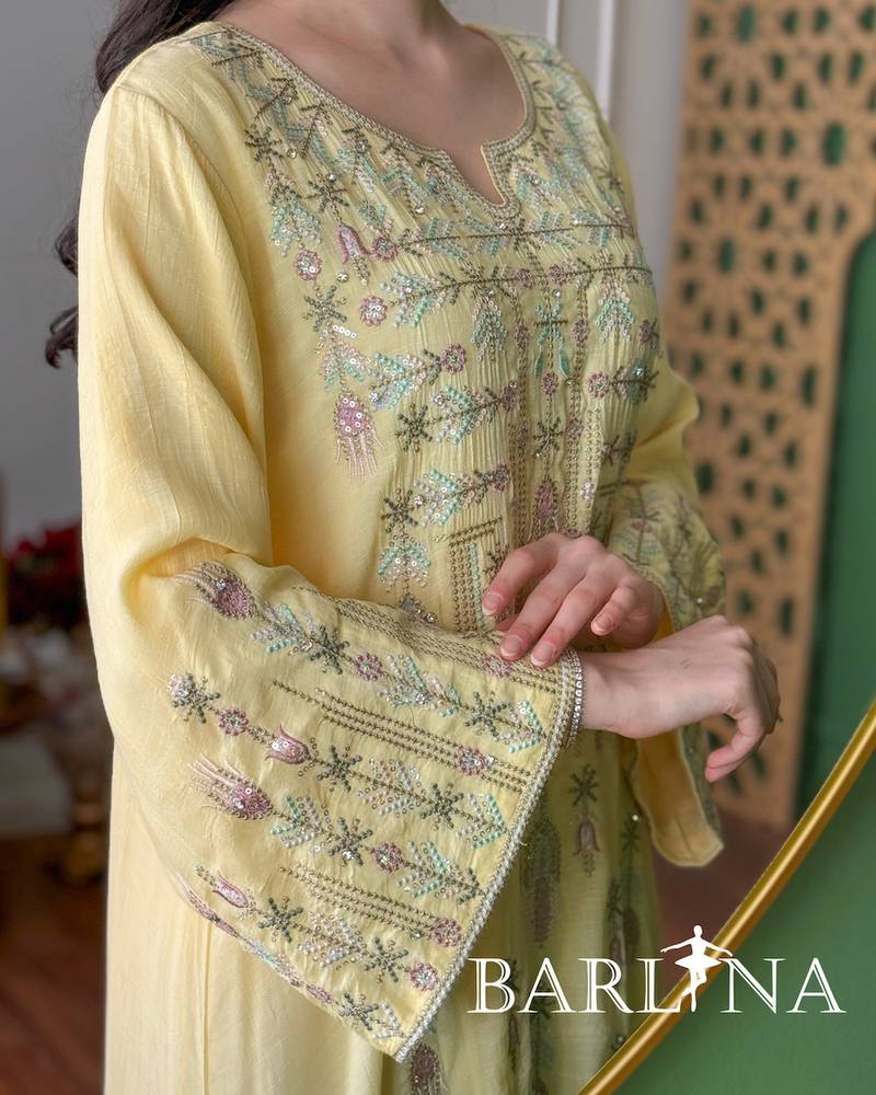 Soft jalabiya with an elegant flared design