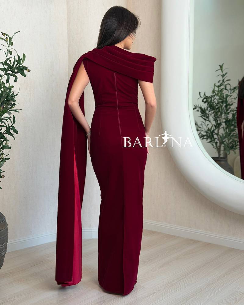 Elegant burgundy dress with a straight cut and a side shawl