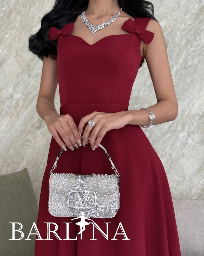 Soft burgundy sleeveless dress