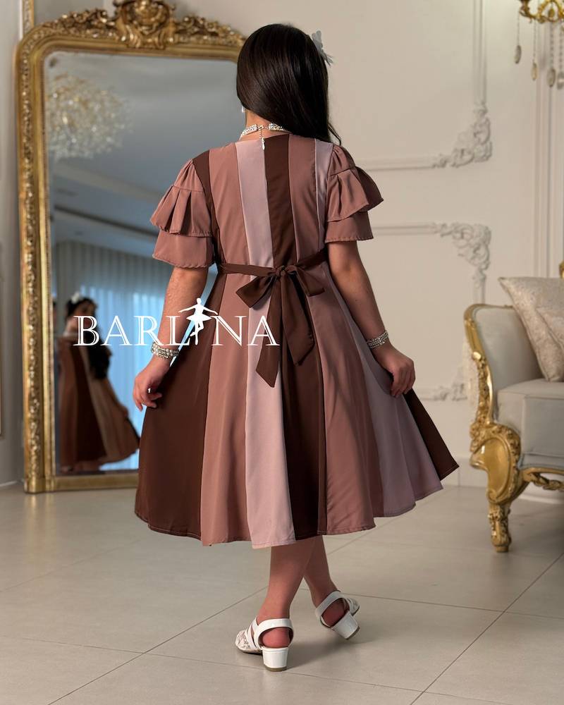 Girls' dress with gradient stripes