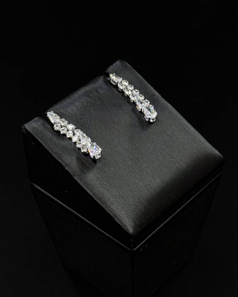 Accessory set with a tiered central pendant