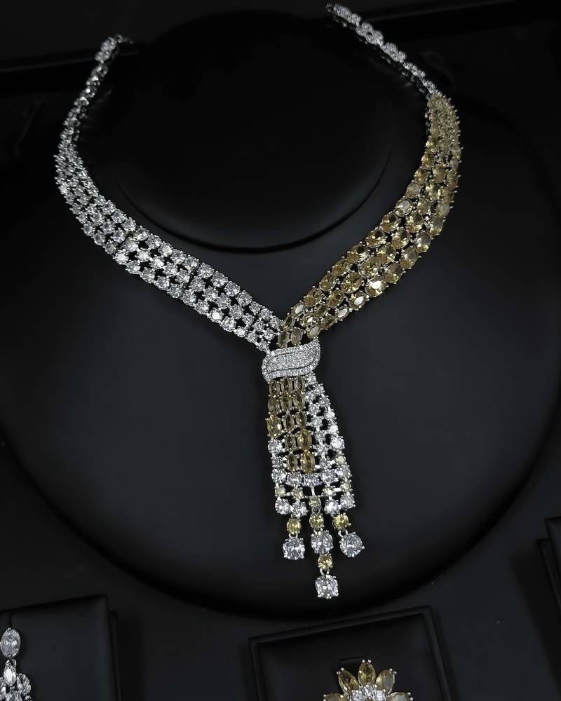Luxury accessory set with gold details