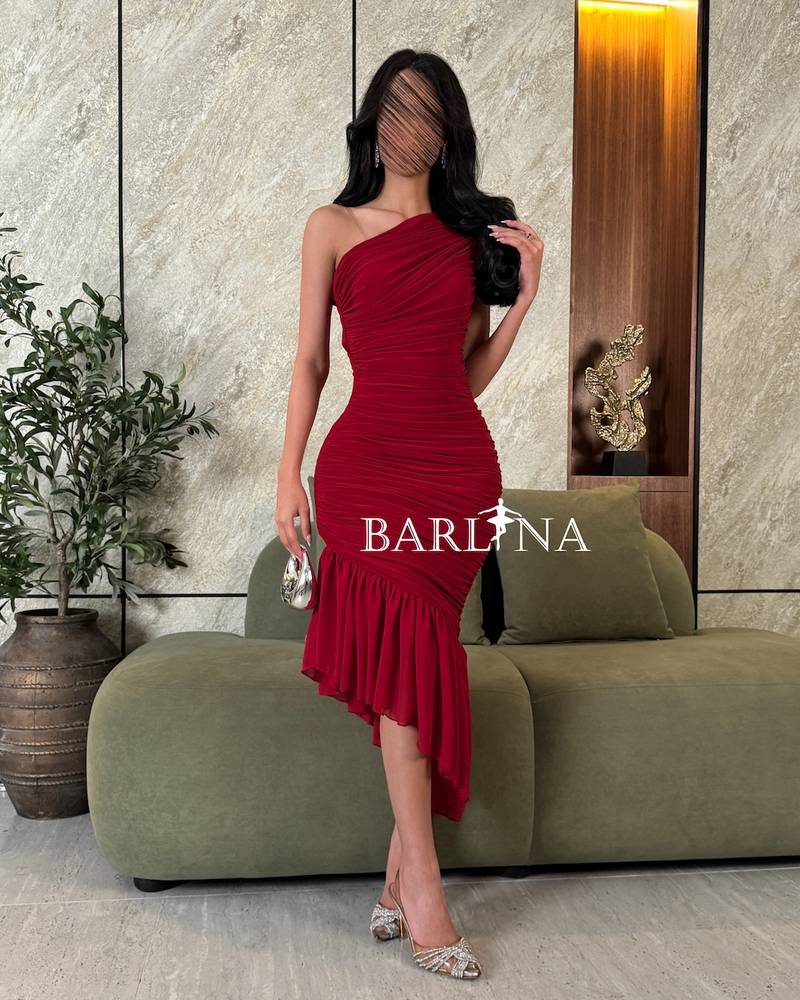Bodycon red dress with full ruching