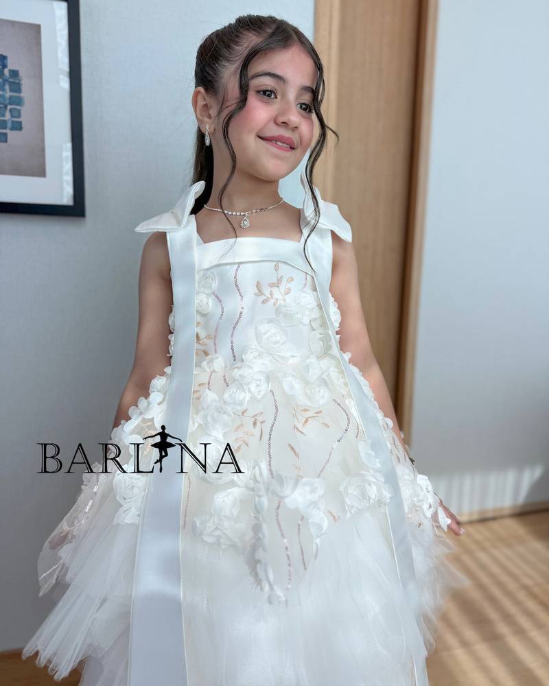 Girls' white dress with side bows