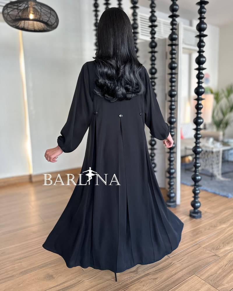 Black abaya with soft lines and side buttons