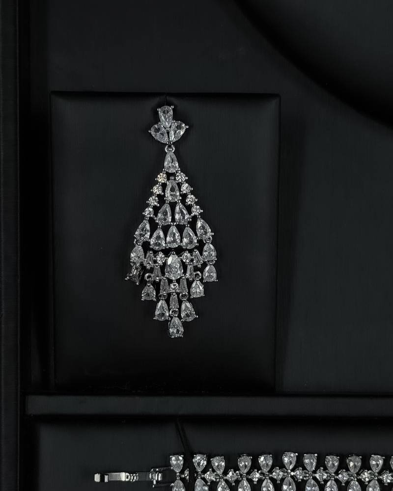 Royal evening accessory set with shimmering drops
