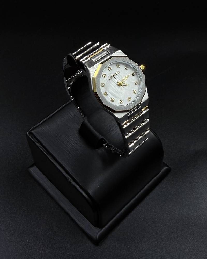 Women's watch with an elegant octagonal geometric design