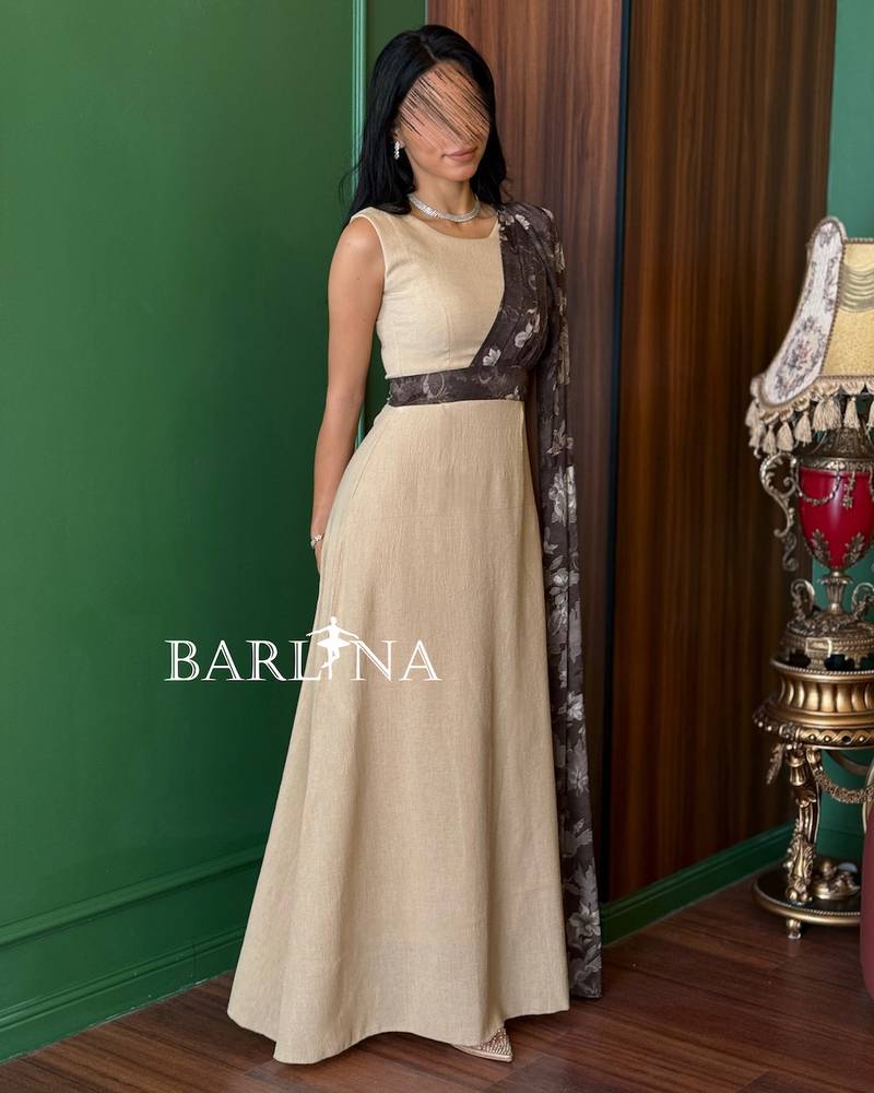 Elegant beige dress with floral sleeves