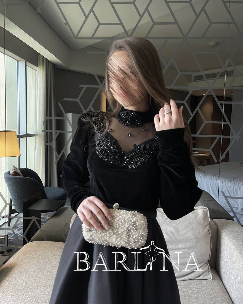 Black velvet dress with lobes