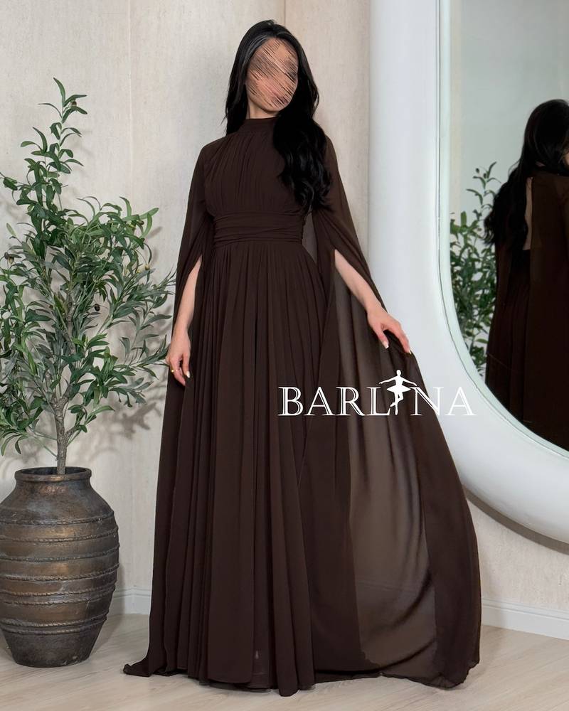Brown dress with long open sleeves