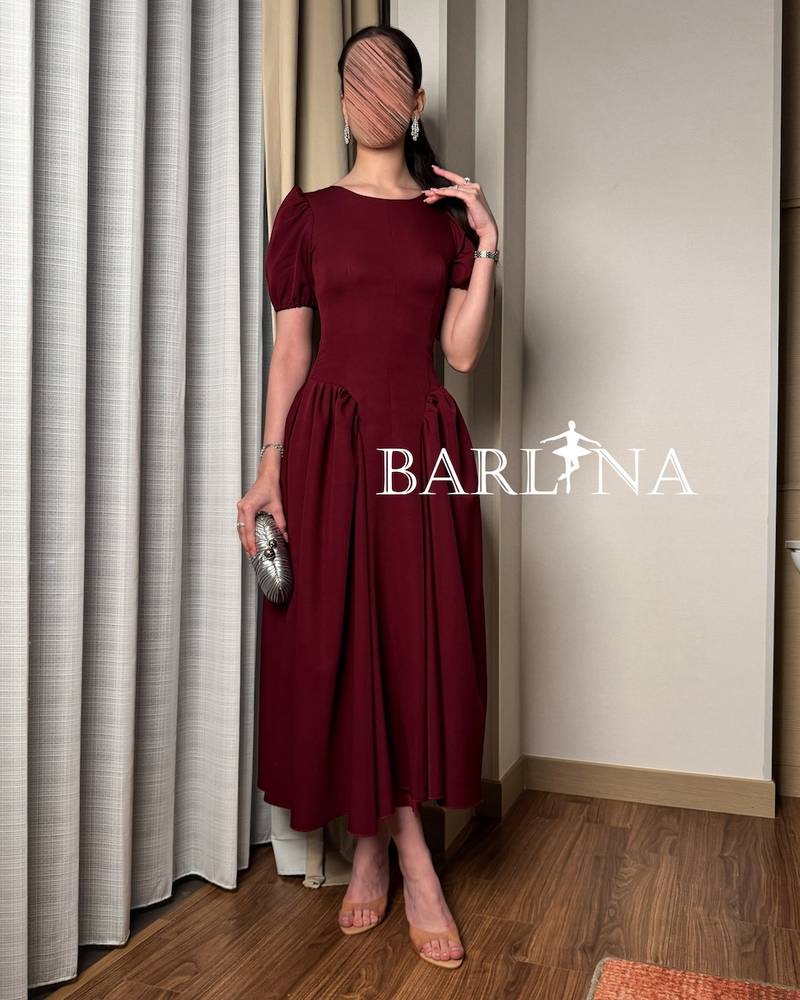 Classic burgundy dress with short sleeves