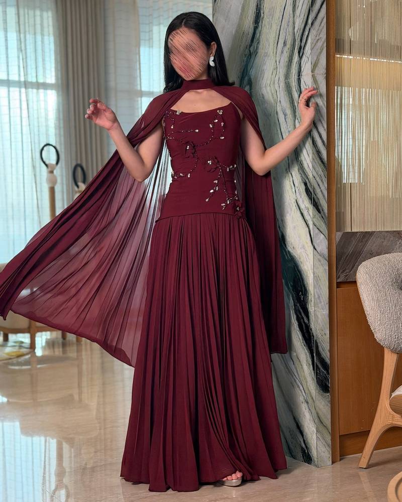 فستان سهرة بليسيه عنابي بكيب منفصل