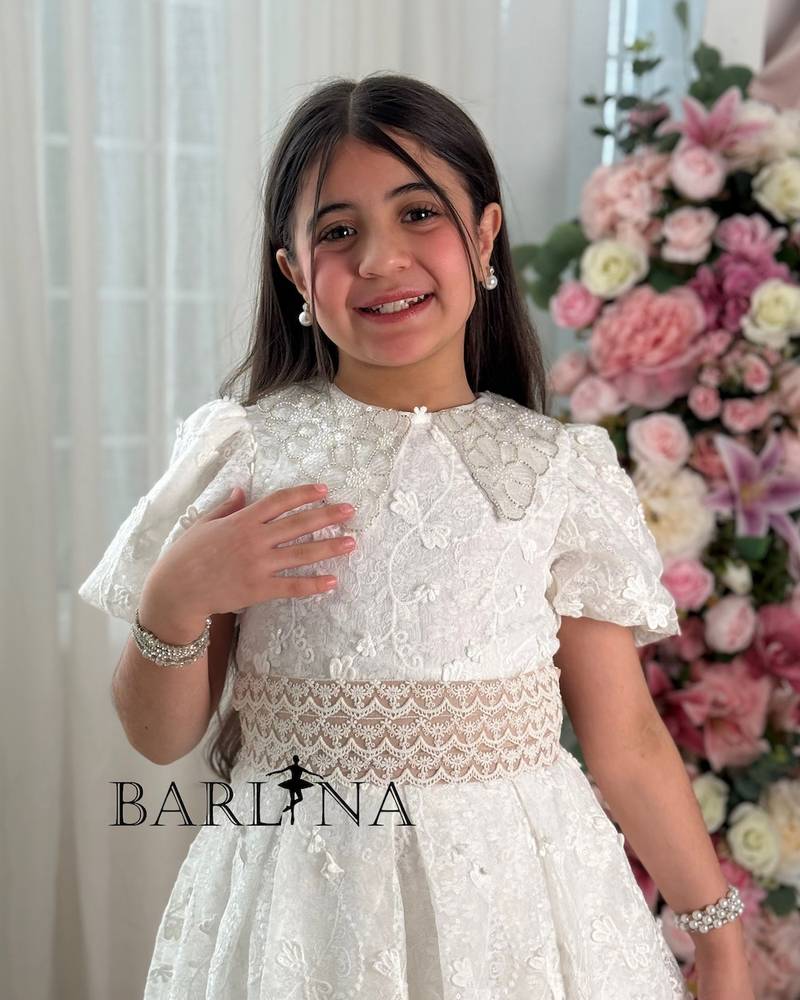 Girls' dress, classic design with puffed sleeves