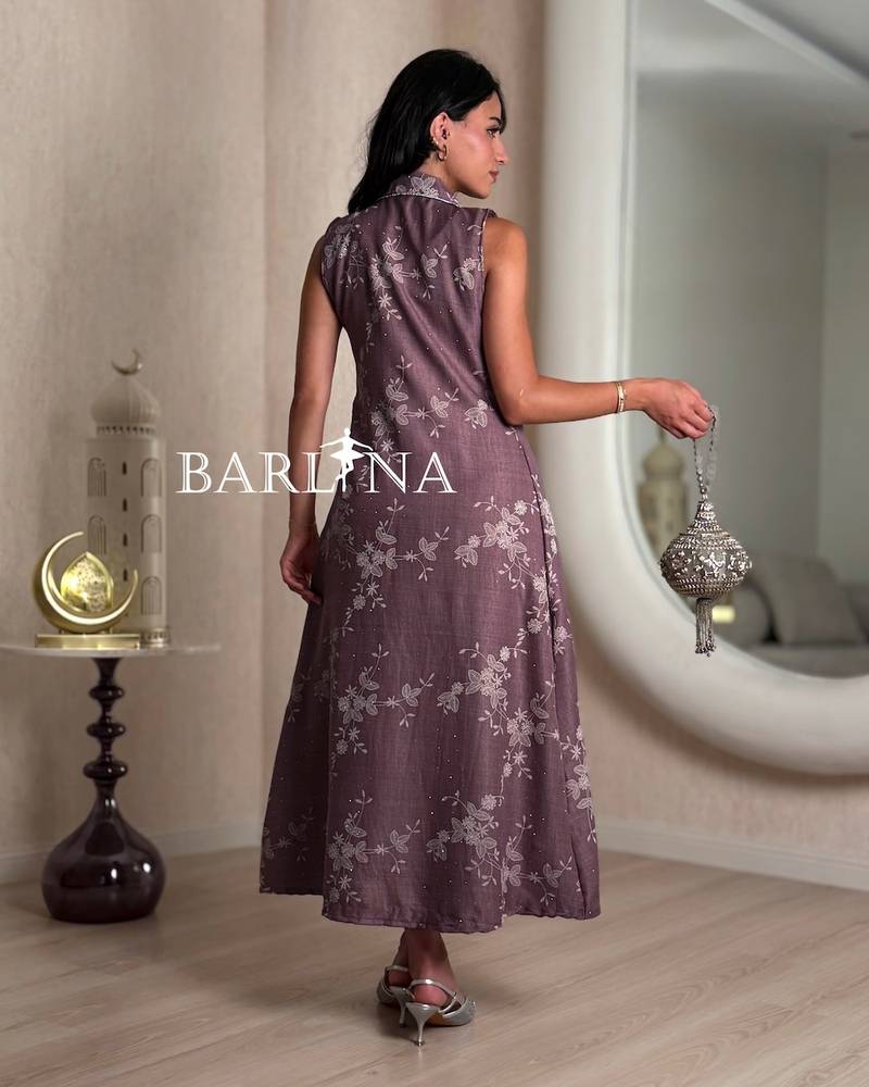 Soft two-piece jalabiya in mauve and white