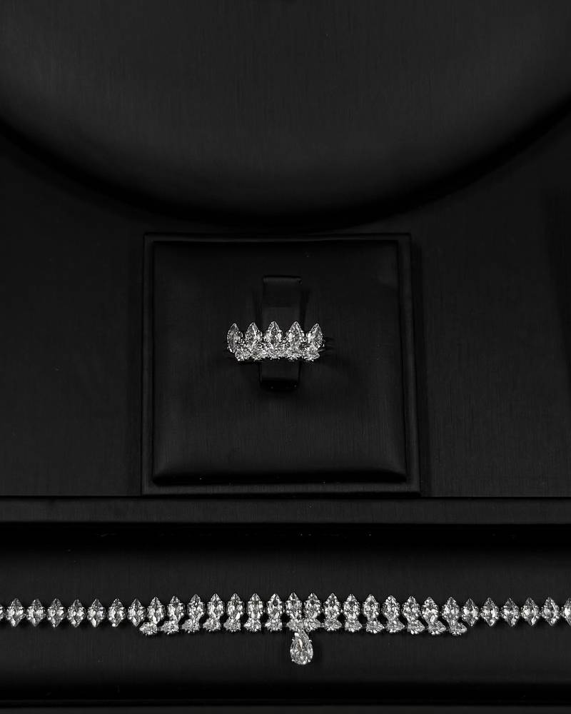 Luxury accessory set with a harmonious design