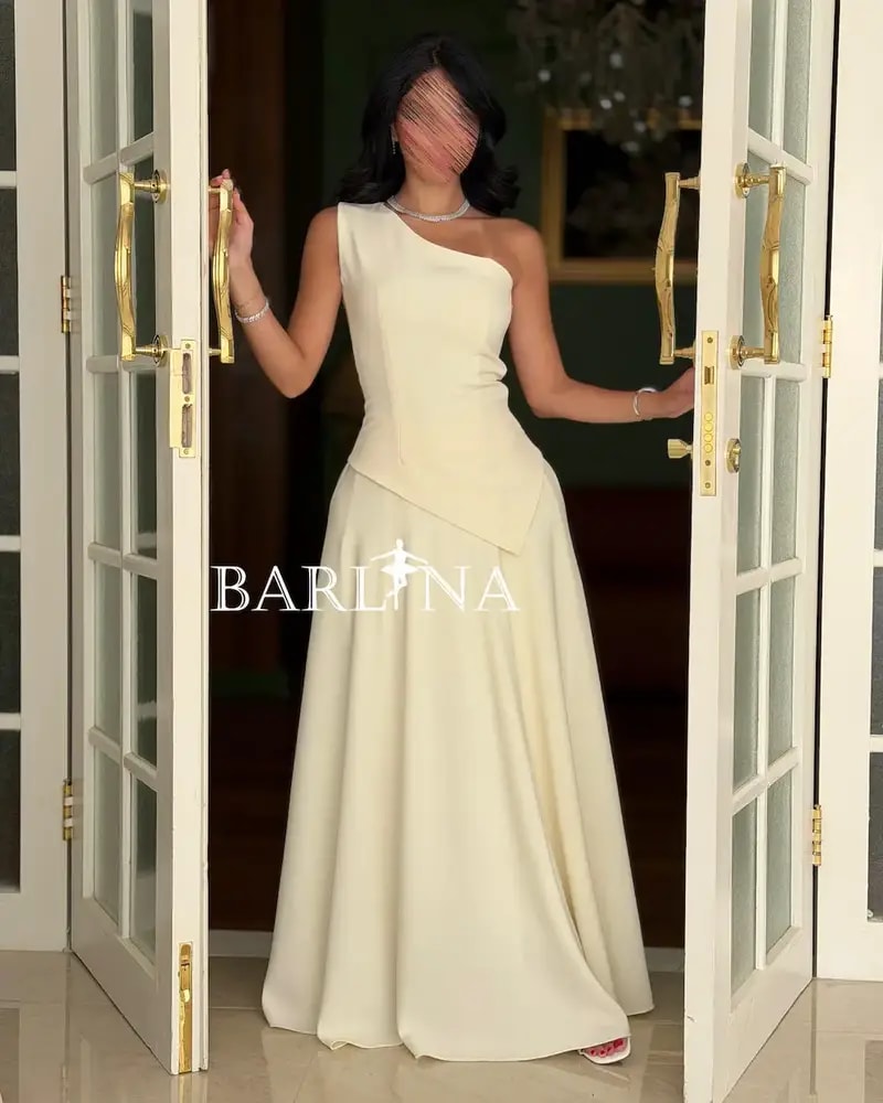 Off-white one-shoulder wide-cut set
