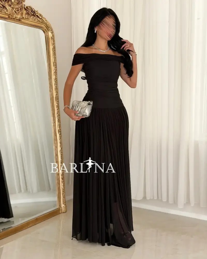 Black sleeveless dress with delicate details