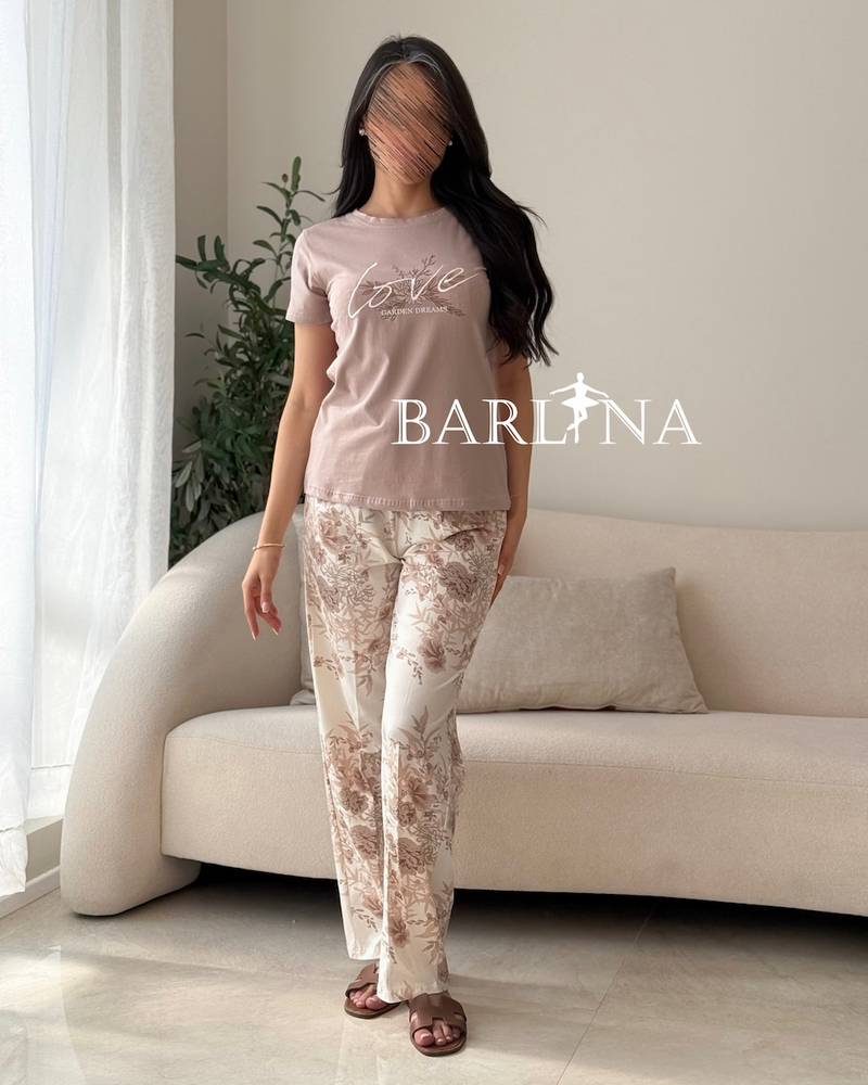 Soft pajamas with an elegant floral print and bush design