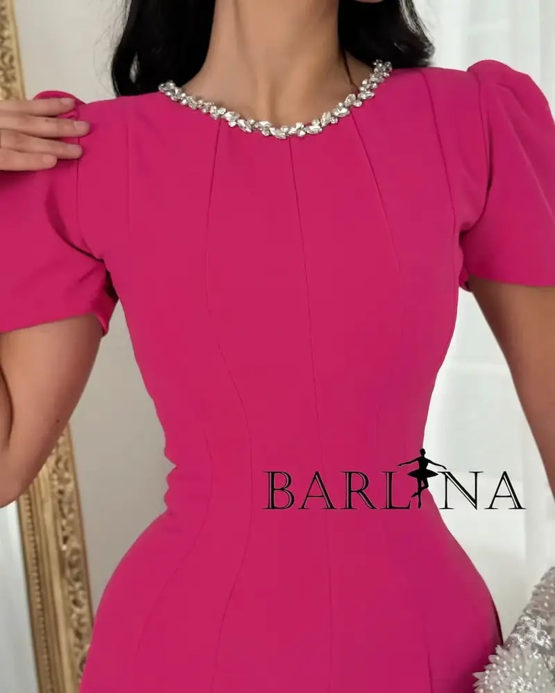A soft dress with a sophisticated classic cut.
