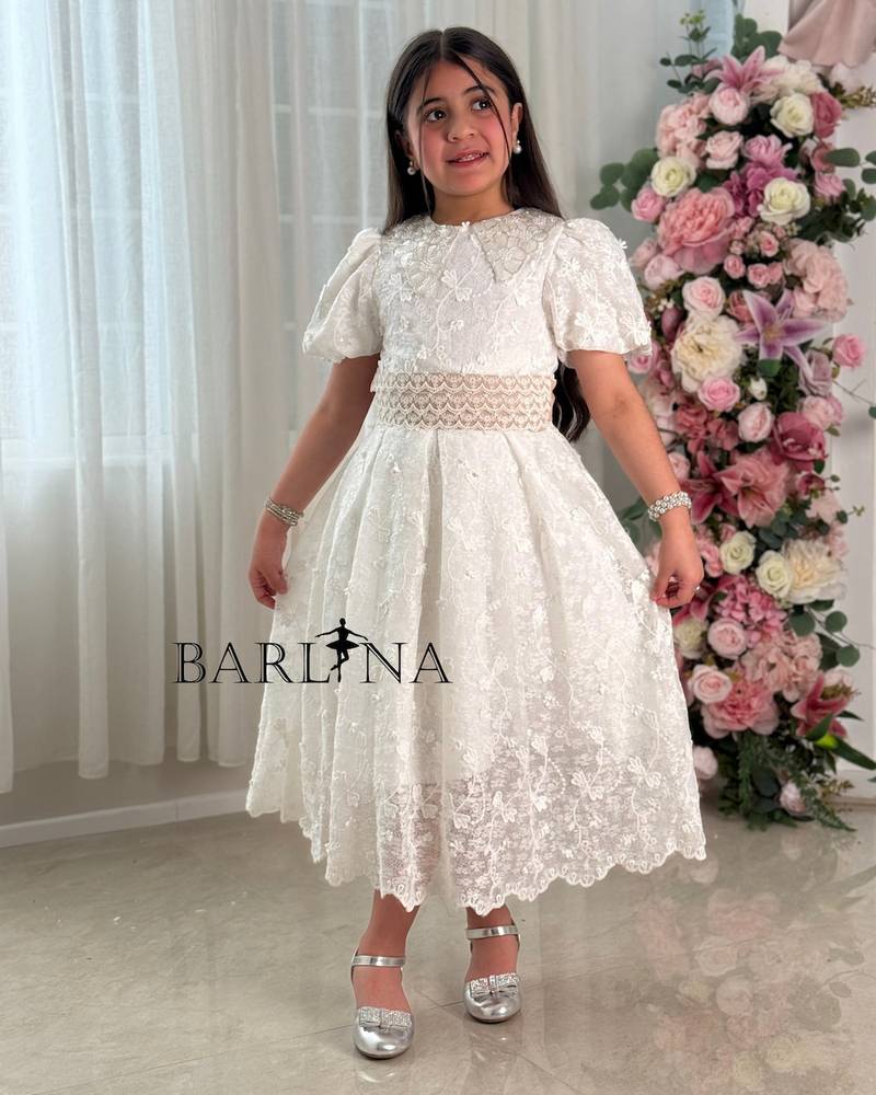 Girls' dress, classic design with puffed sleeves