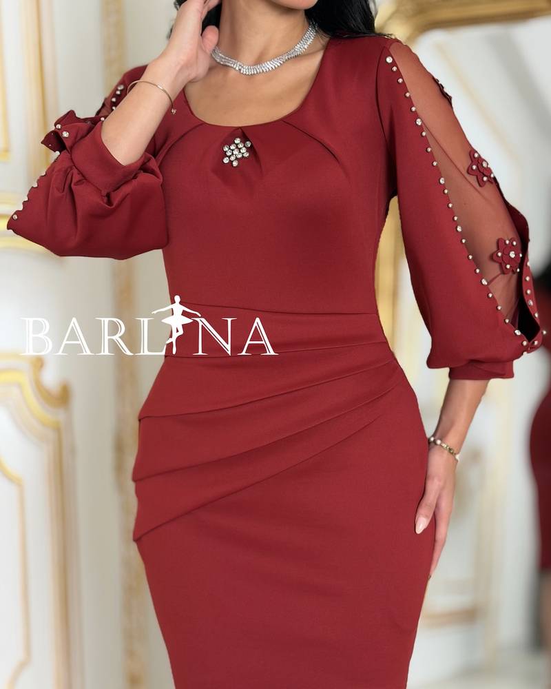 Short dress with pleats and sheer sleeves