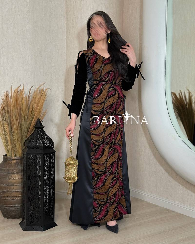 Luxurious black jalabiya with velvet sleeves and ties