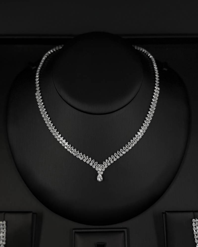 Luxury accessory set with a harmonious design