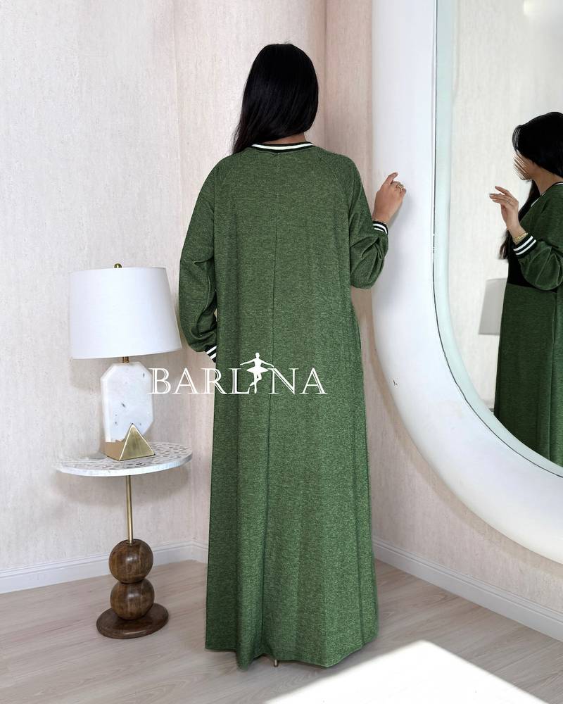 Long green winter shirt with a casual design