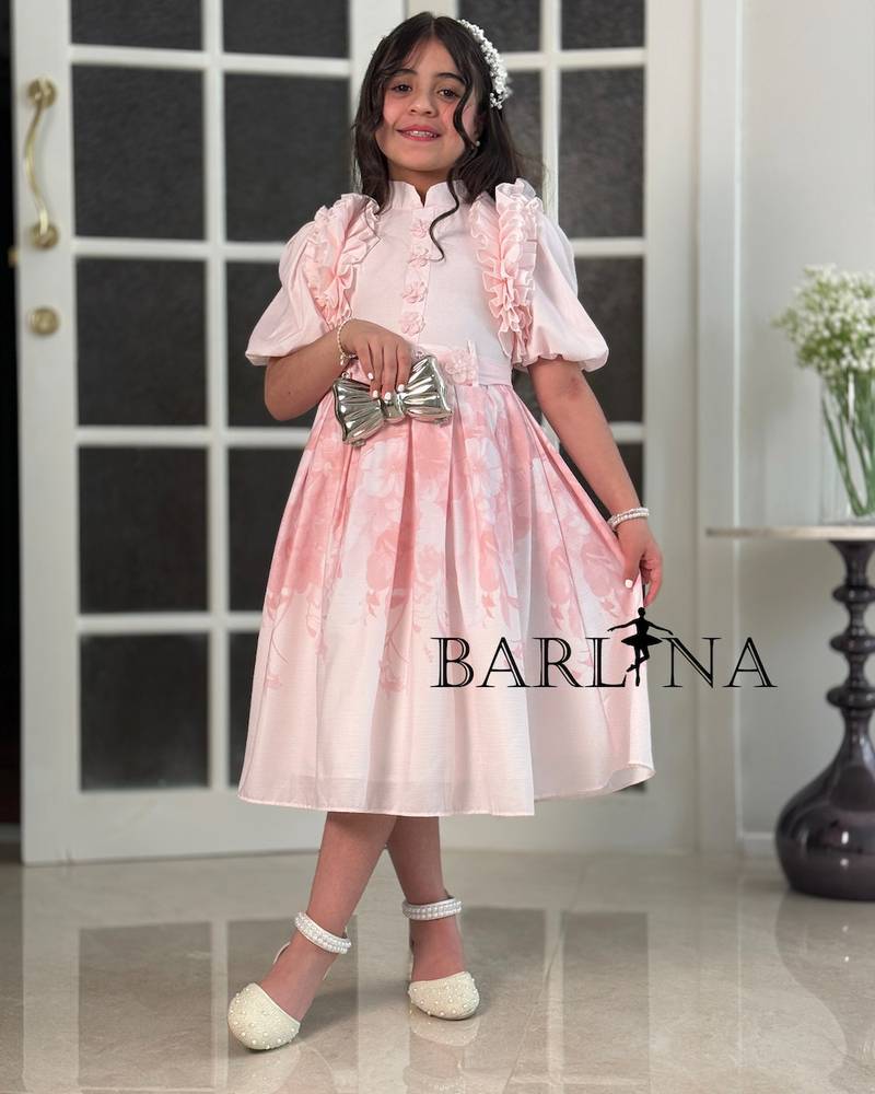 Girls' floral dress with ruffled shoulders