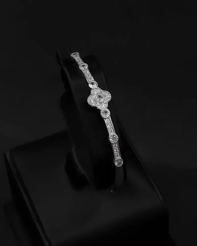 Elegant floral bracelet and ring set
