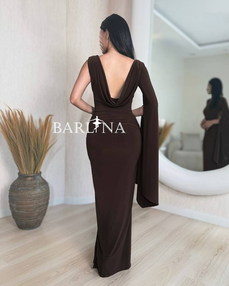 Dark brown dress with a straight, fitted cut
