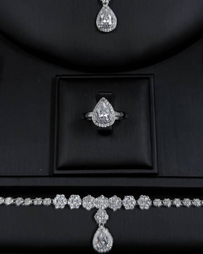  A delicate accessory set with a geometric design