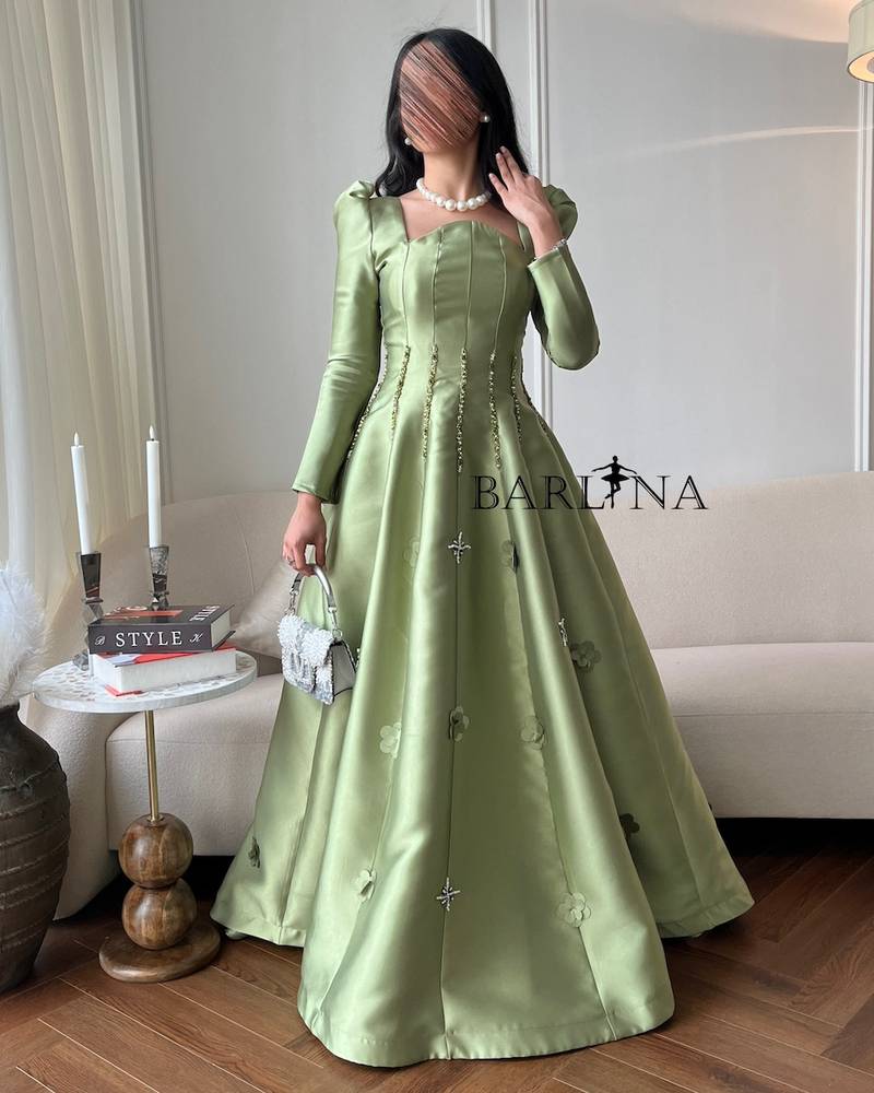 Royal green long dress with classic cut