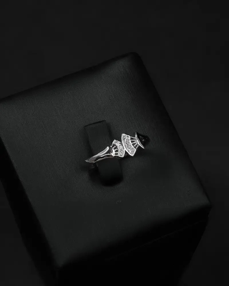 Unique fan-shaped bracelet and ring