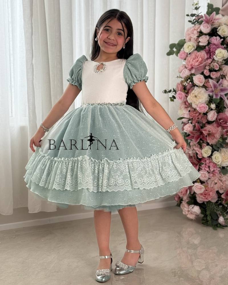 Tiffany-style girls' dress, fluffy and with puffy sleeves