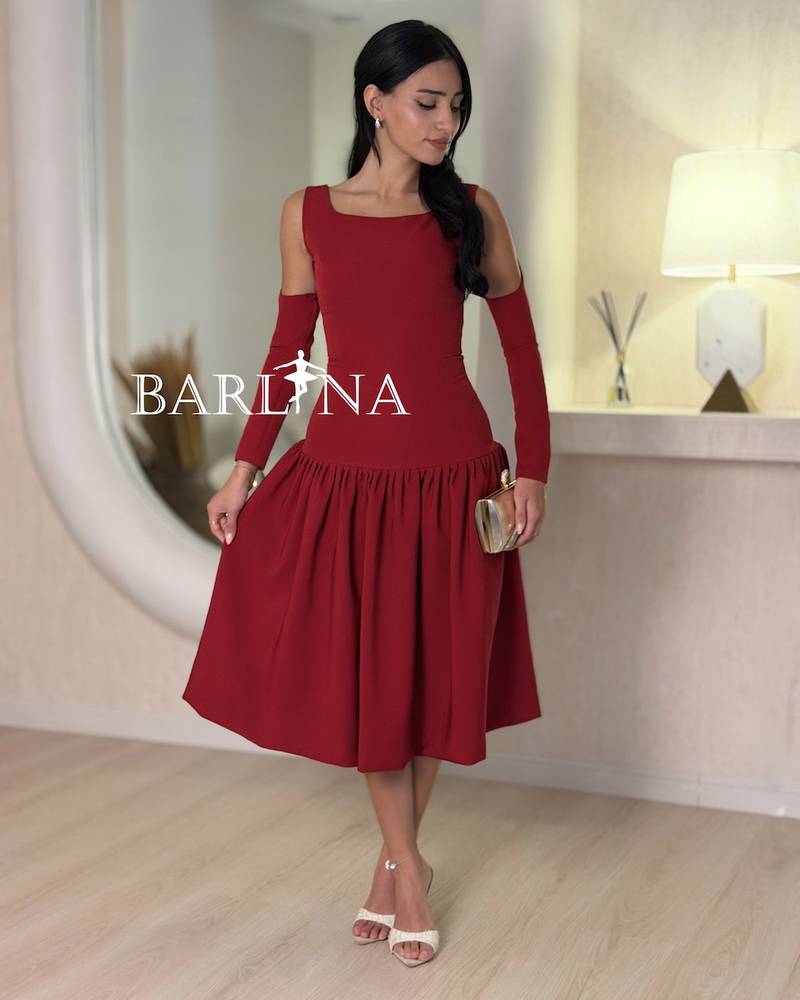 Soft red midi dress with pleats