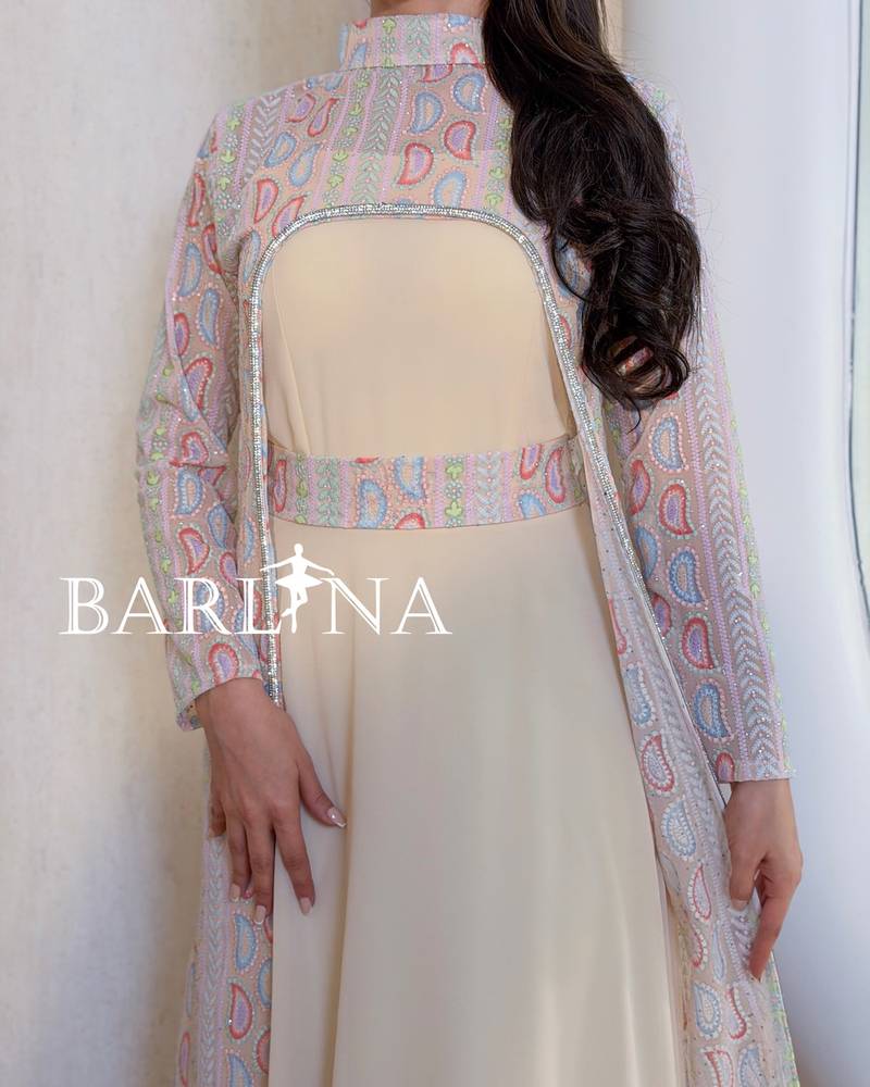 Beige jalabiya with an elegant outer piece