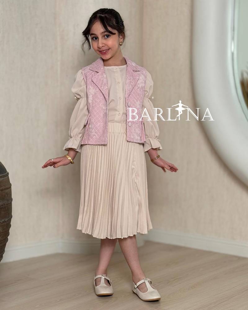 Girls' beige pleated set with a pink vest