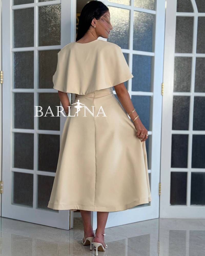 Soft dress with elegant side embroidery