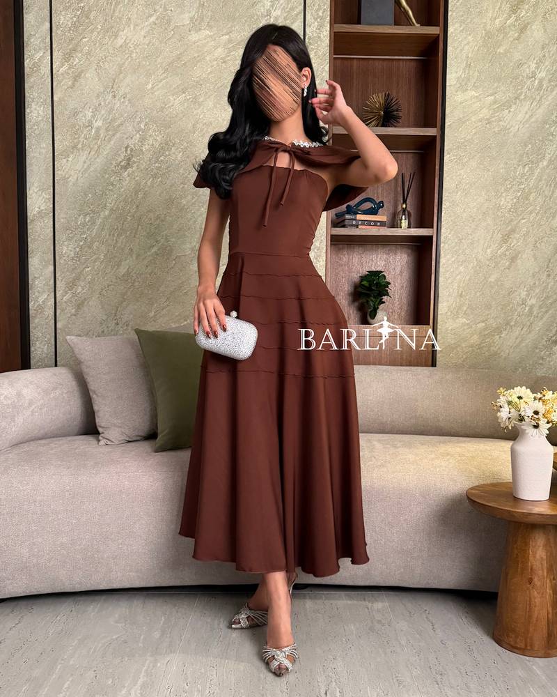 Brown dress with classic design and sweetheart neckline