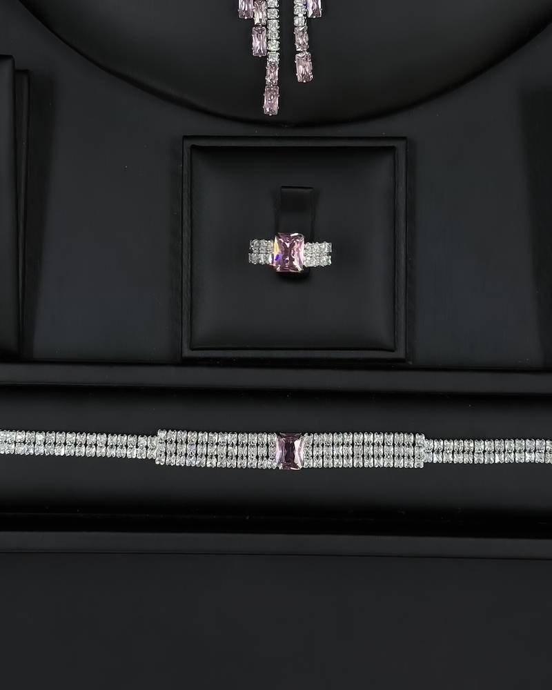 A luxurious set studded with crystals and pink stones