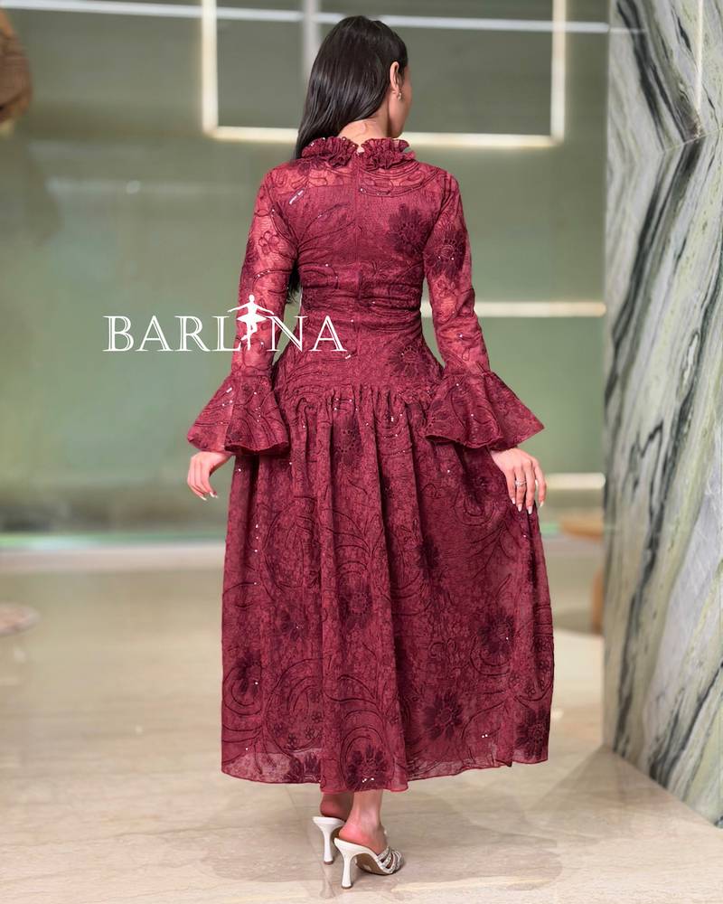 Elegant burgundy dress with delicate lace details