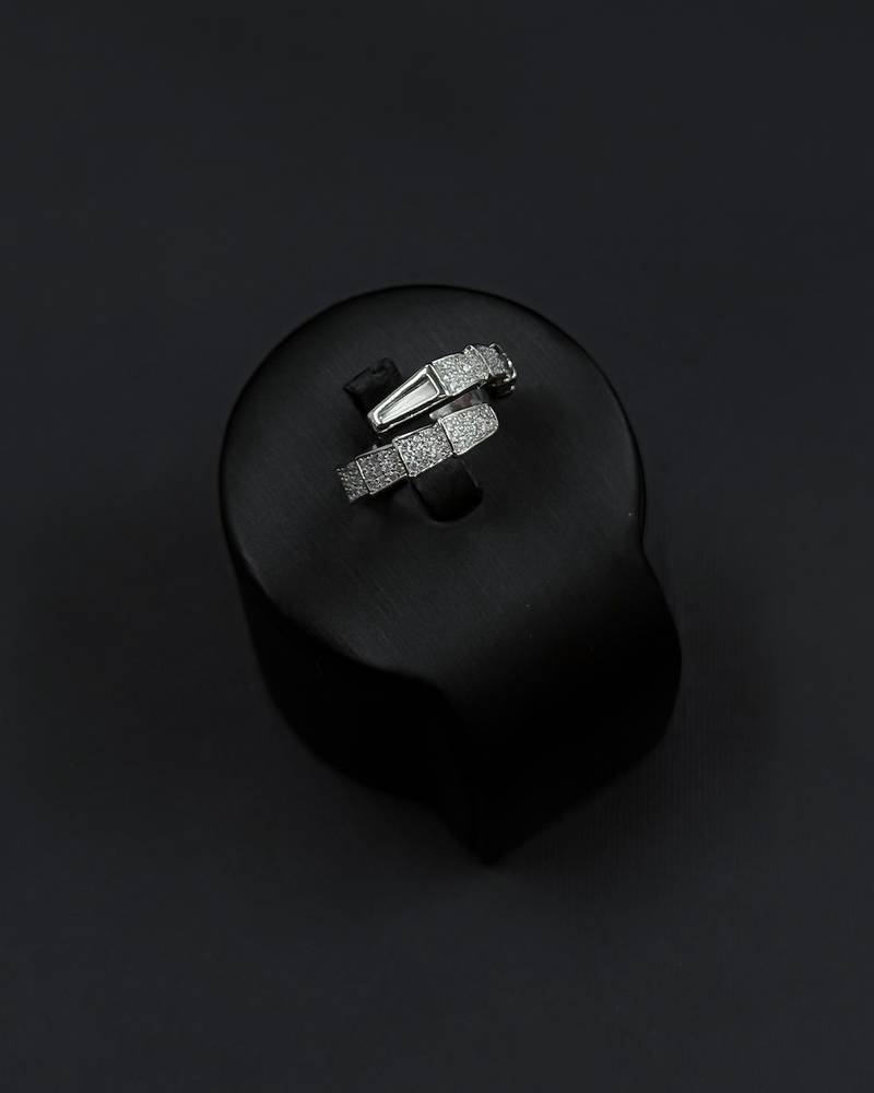 Luxury bracelet and ring set with a modern rectangular design
