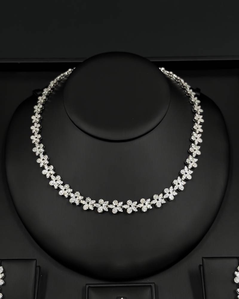 A delicate floral design accessory set