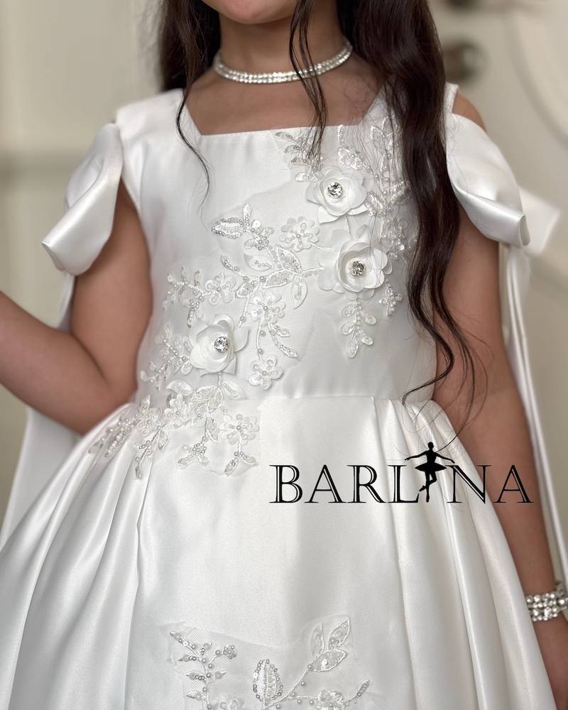 Girls' white dress with soft rose embroidery